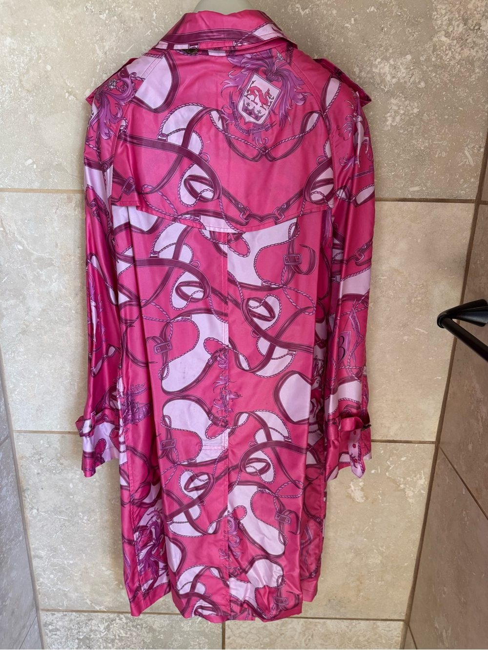 🎉HP🎉Limited Ed. Burberry Hot Pink Raincoat!😱 - Picture 2 of 16